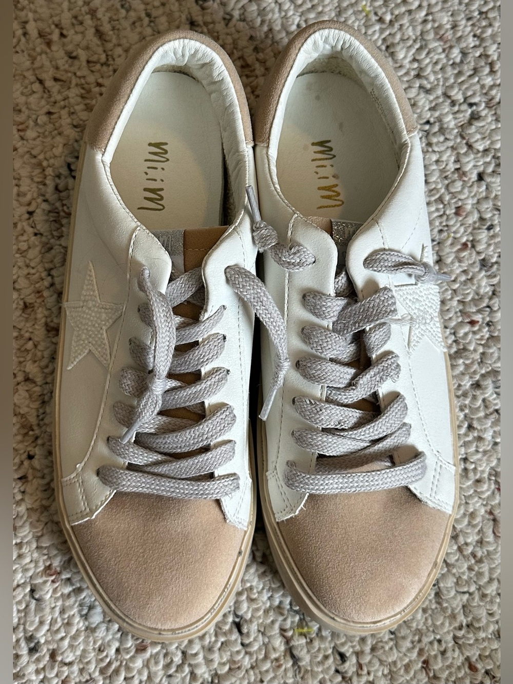Mi.iM Cream Shoes with Tan Suede Trim and Star 8.5 - Picture 7 of 8